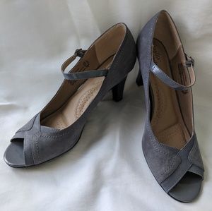 Grey suede peep toe pumps/heels - women's 11